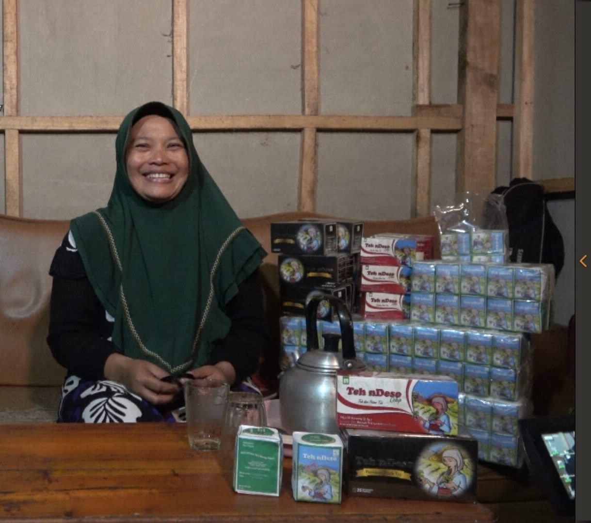 Mrs Watini - woman micropreneur with TehNdeso products